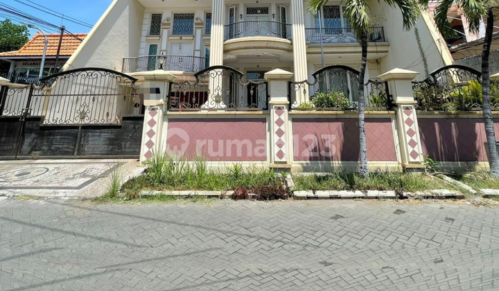 Rumah Mewah Classic di Dharmahusada Indah Barat Rumah Mewah Classic di Dharmahusada Indah Barat