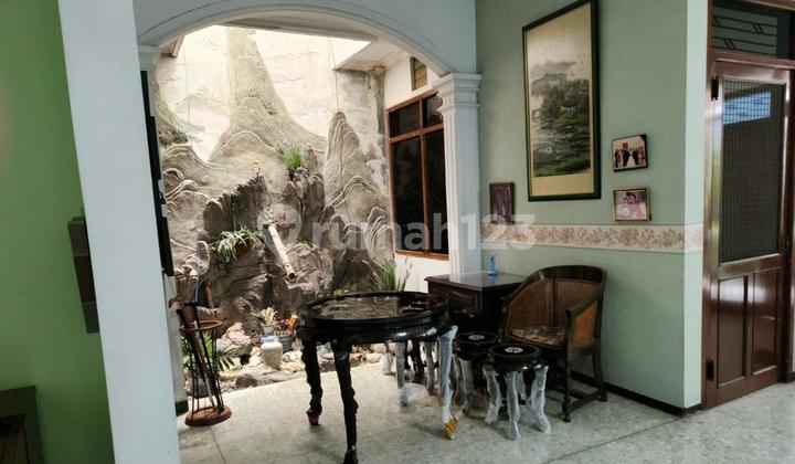 Elite Residence in East Sby Dharmahusada Indah Sby with One Gate System 2