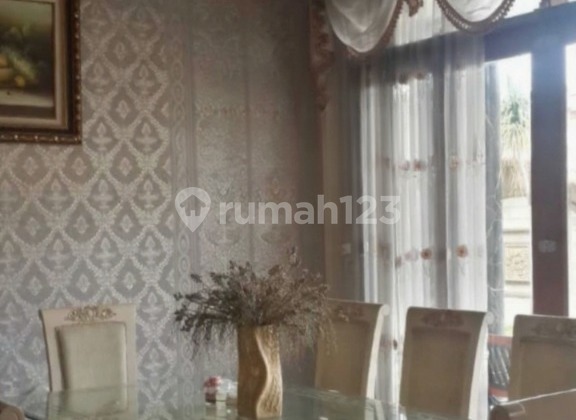Rumah Clasic Eropa full jati, marmer, furnish di Pakuwon Indah