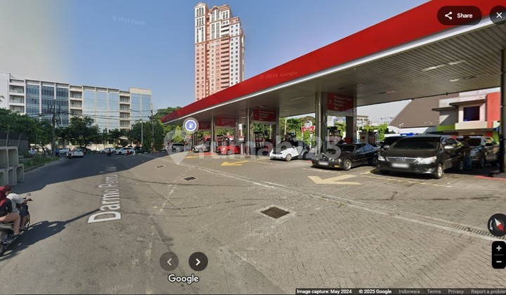 Three-story shophouse 0 Darmo Permai main road, strategic commercial location. Three-story shophouse 0 Darmo Permai main road, strategic commercial location.