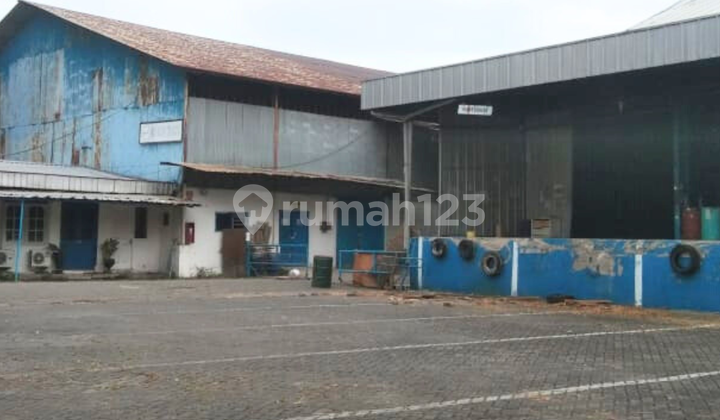 Warehouse for Sale with SHM, Former Factory in Wonorejo, Pasuruan, Factory Permits Available
