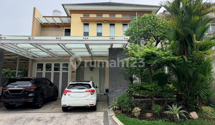 Ready-to-Live House in Virginia Regency Pakuwon City Complete Facilities