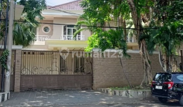Commercial 2-Story House in Tegalsari, Central Surabaya, Super Strategic Location Commercial 2-Story House in Tegalsari, Central Surabaya, Super Strategic Location