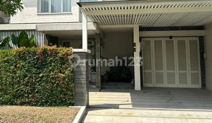 For Sale Modern Minimalist 2-Story House in Citraland Utama