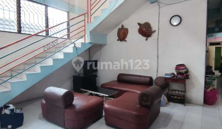 For sale, active girls' boarding house in front of UBAYA SBY campus, strategic location. 2