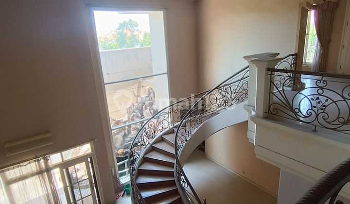 RUMAH MEWAH GRAHA FAMILY Semi Furnish SIAP HUNI RUMAH MEWAH GRAHA FAMILY Semi Furnish SIAP HUNI