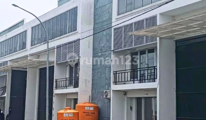 2 Gudang Jejer di Pergudangan Baru Akses Kebomas Gresik