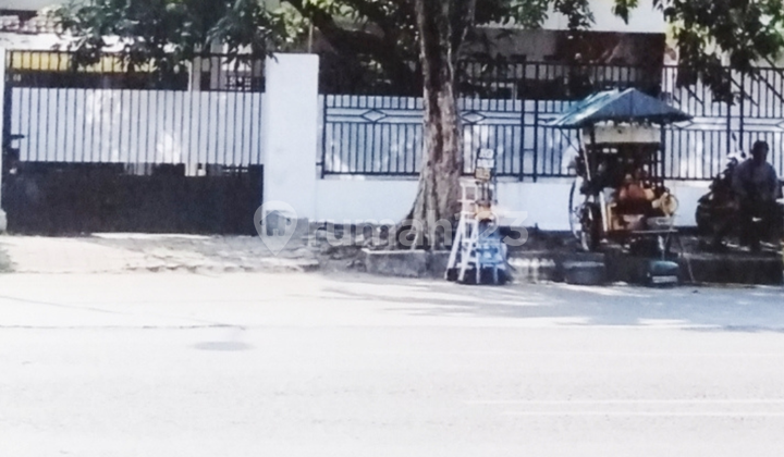 DIJUAL RUMAH di PUSAT KOTA SURABAYA depan RS. dr SOETOMO (UNAIR)