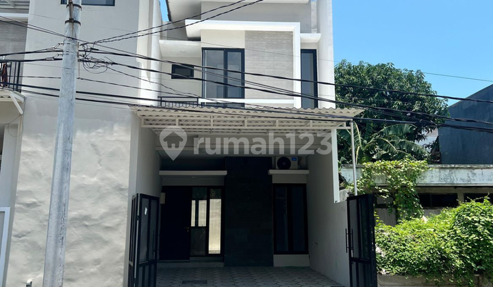 Dijual Rumah SHM Baru Minimalis 2Lt Kutisari Indah Utara 