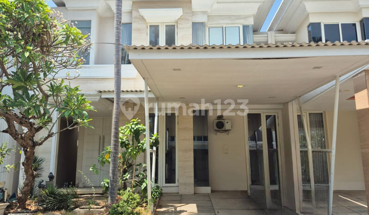 DIJUAL RUMAH SHM LARIZ WOOD SEMI FURNISH PAKUWON INDAH