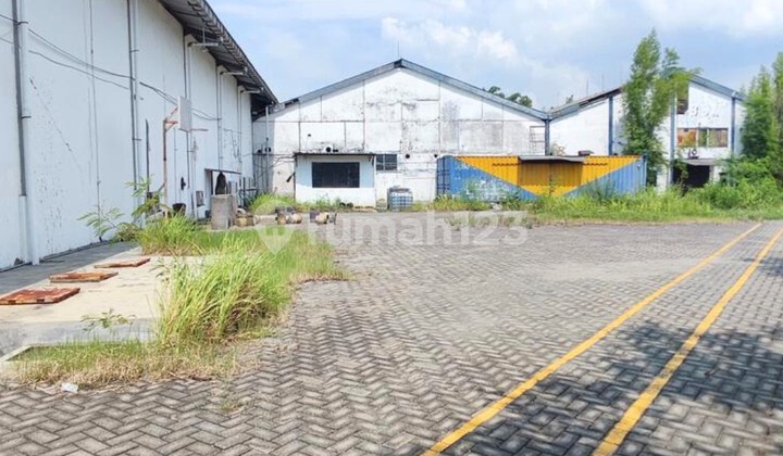 Mayjen Sungkono Gresik Warehouse Strategically Located Near Toll Gate