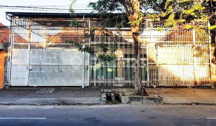 Disewakan rumah usaha area komersial Surabaya Pusat Disewakan rumah usaha area komersial Surabaya Pusat