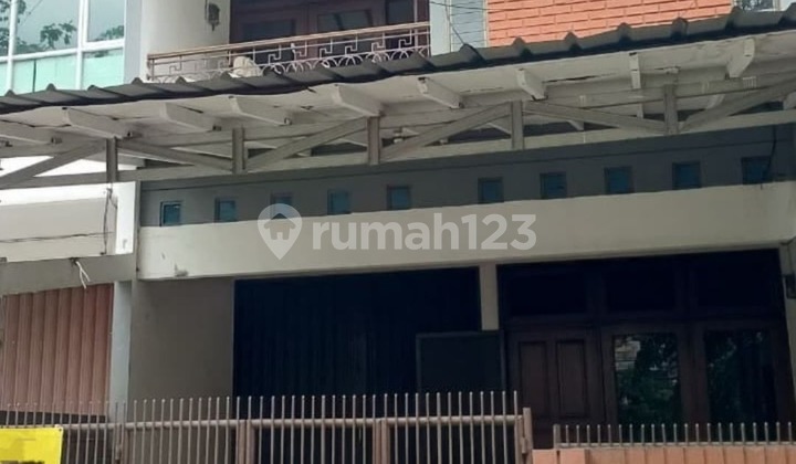 Hunian Nyaman dan Elegan di Lokasi Strategis, Desain Modern, Lingkungan Asri, Akses Mudah ke Pusat Kota