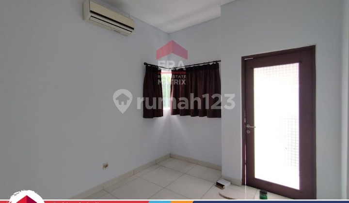 Di sewa rumah semi furnish siap huni letak strategis di JGC 2