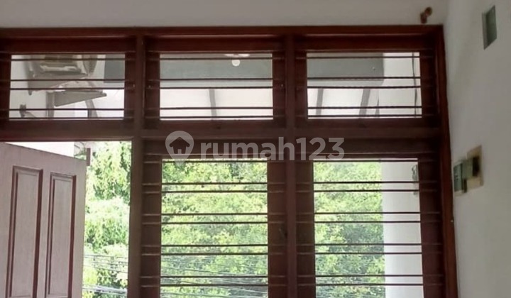 Comfortable and Elegant Residence in a Strategic Location, Modern Design, Serene Environment, Easy Access to the City Center Comfortable and Elegant Residence in a Strategic Location, Modern Design, Serene Environment, Easy Access to the City Center