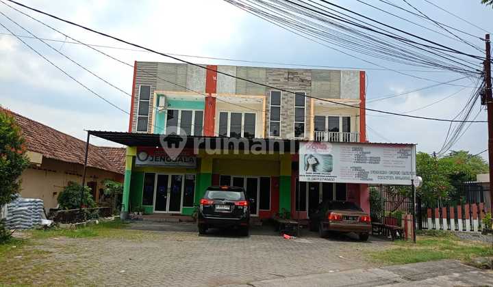 For Sale 3 Second-Hand Shop Houses Rp 1,850,000,000 in Perum Green Village Residence!
