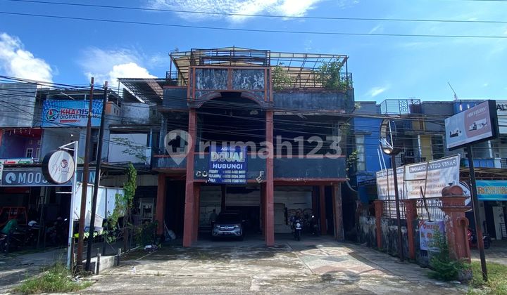 Ruko 3 Lantai Akses Jalan Utama Parkir Luas Ruko 3 Lantai Akses Jalan Utama Parkir Luas