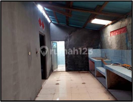 Ready-to-Live 100 m2 House in Ambon, Comfortable and Strategic Location. Ready-to-Live 100 m2 House in Ambon, Comfortable and Strategic Location.