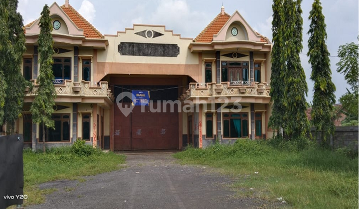 Ready-to-Occupy 2-Story House – Premium Location in Bugul Lor, Pasuruan! 1