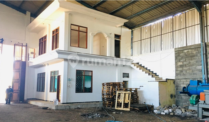 Ready-to-Occupy 2-Story House – Premium Location in Bugul Lor, Pasuruan! 2
