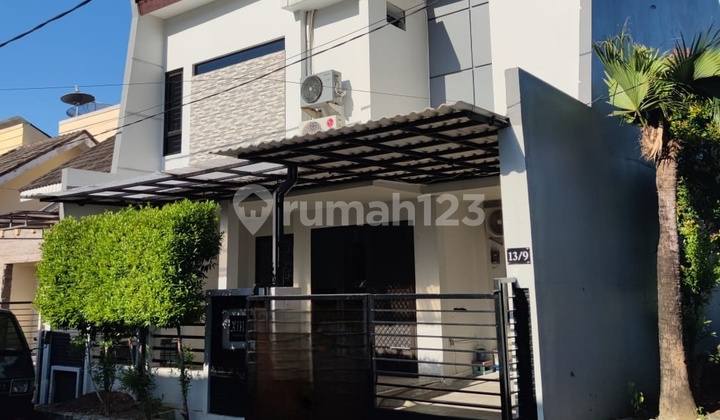 Habitable and Comfortable Babatan Beach House