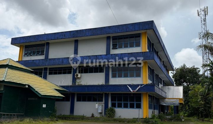 Dijual Kompleks Kampus 3 Lantai dan Rumah di Kota Makassar Dijual Kompleks Kampus 3 Lantai dan Rumah di Kota Makassar