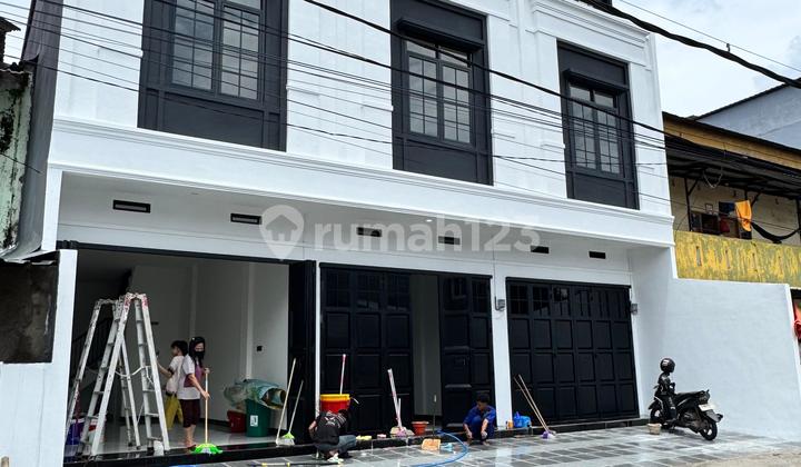 For Sale Ready-to-Occupy Shop House in Faisal Street, Central Makassar City 2