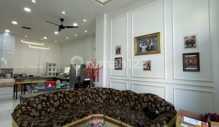Dijual Cepat Rumah Mewah Dua Lantai Semi Furnish Di Tanjung Bunga Dekat Tsm Sekolah Zion Dan Pantai Akarena 