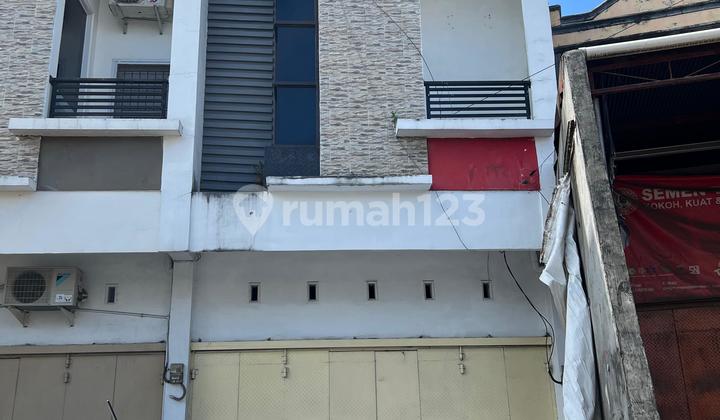 For Quick Sale: Ready-to-Occupy Shop House on Jalan Borong Raya, Makassar City, Prime Corner Position, Flood-Free Main Road Access. 2