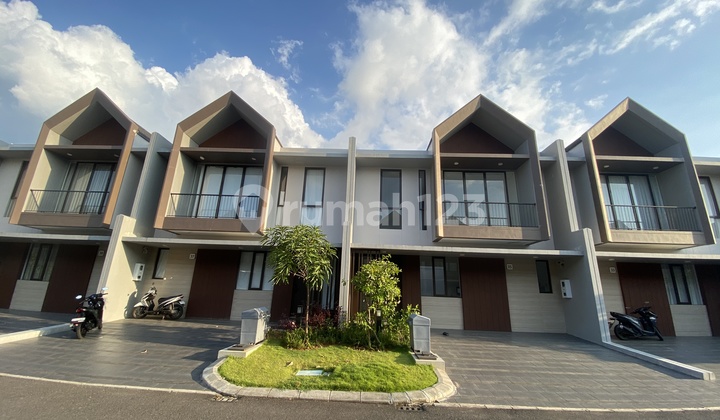 For Sale Two Couple Houses in Summarecon Mutiara Makassar, Green Cristal Cluster.
