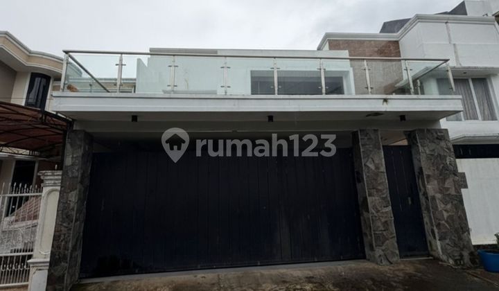 Dijual Cepat Rumah Mewah Tengah Kota Makassar Semi Furnish dan Kolam Renang Indoor