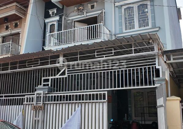 Dijual Cepat Rumah Mewah Dua Lantai Siap Huni di Jalan Mapala Tengah Kota Makassar