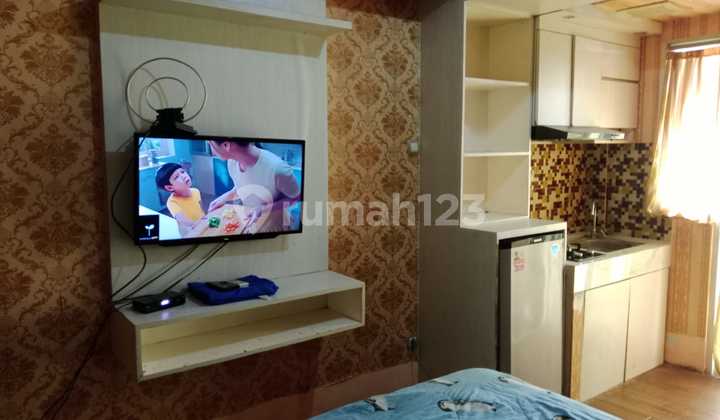 Comfortable Ready-to-Occupy Apartment at Green Lake View, Ciputat, South Tangerang Comfortable Ready-to-Occupy Apartment at Green Lake View, Ciputat, South Tangerang