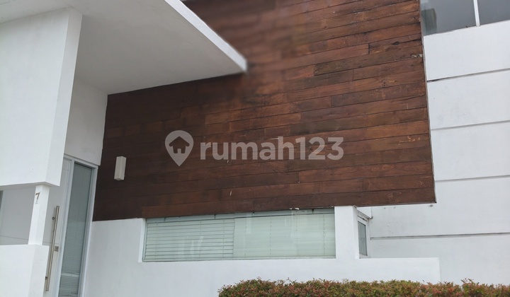 Modern Elegant Villa, Fully Furnished, Siap Huni, Taman Mumbul 2