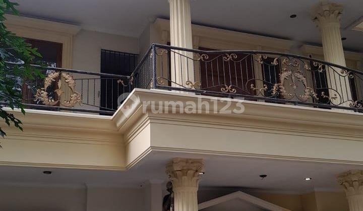 For Rent 2-Story House in Kebayoran Baru For Rent 2-Story House in Kebayoran Baru