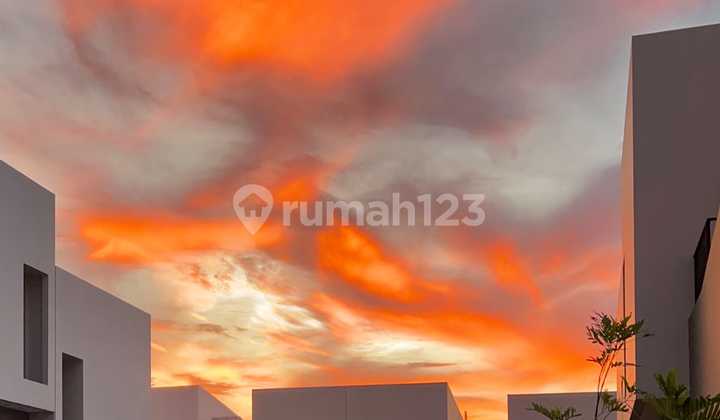 Dijual Rumah Bebas Banjir Di Bsd, Design Futuristik Modern