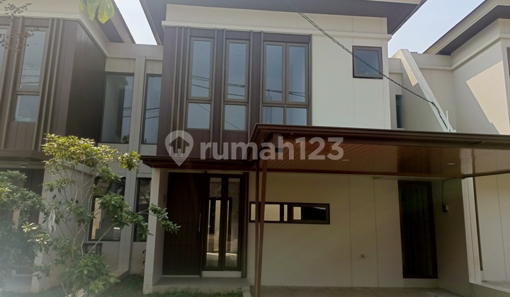 Rumah 4Br Gaya Jepang Depan Danau dan Club House