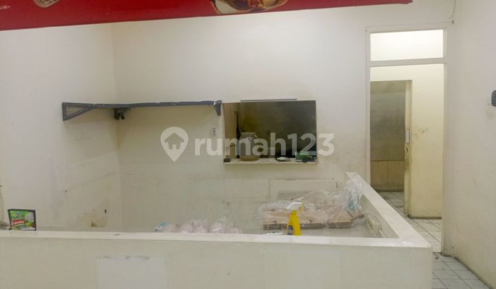 Shop House for Rent Near BCA and Pamulang University Shop House for Rent Near BCA and Pamulang University