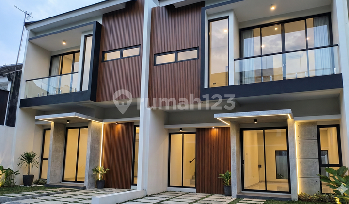 Villa House in Batu City Suitable for Private Residence or Rental