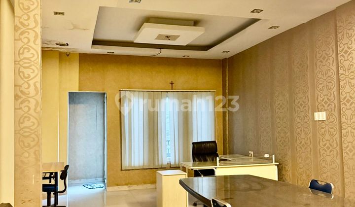 Ruko 4 Lantai Siap Huni Di Jl Sekip 