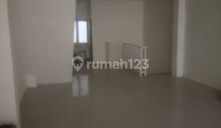 4-Story Shophouse on Jl Sutomo, Medan 2