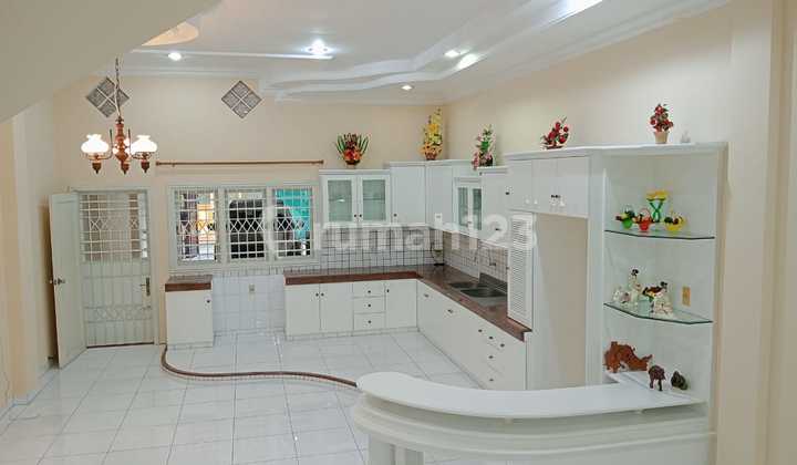 Dijual Rumah Jl Besi Dimensi 5,5 X 34m² Siap Huni Full Furnish Dijual Rumah Jl Besi Dimensi 5,5 X 34m² Siap Huni Full Furnish