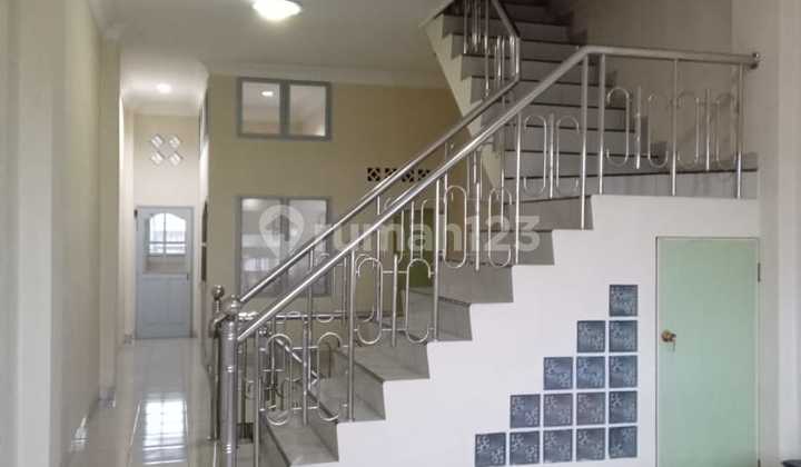 Ruko Jalan Belitung 3½ Tingkat Siap Huni Ruko Jalan Belitung 3½ Tingkat Siap Huni