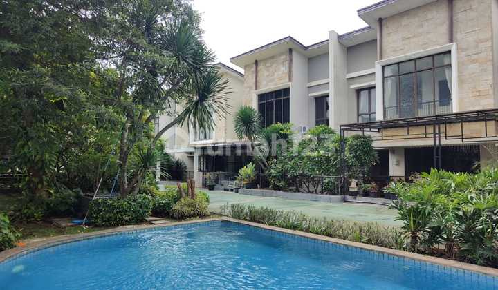 Rare House in Foresta BSD, in Front of the Cluster Swimming Pool Rare House in Foresta BSD, in Front of the Cluster Swimming Pool