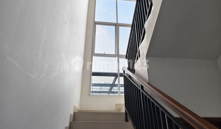 Corner Unit House in ICON COSMO BSD City, ready for cat lovers