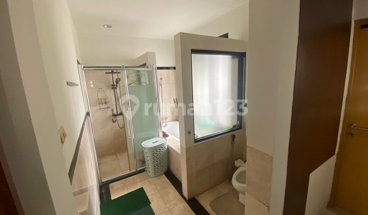 Rumah Luas dengan Kolam Renang di Lebak Bulus 2