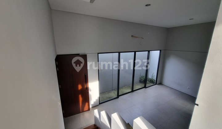 Rumah Townhouse Baru belum di huni 10 menit dari Plaza Bintaro dan Mitra Keluarga Bintaro 2
