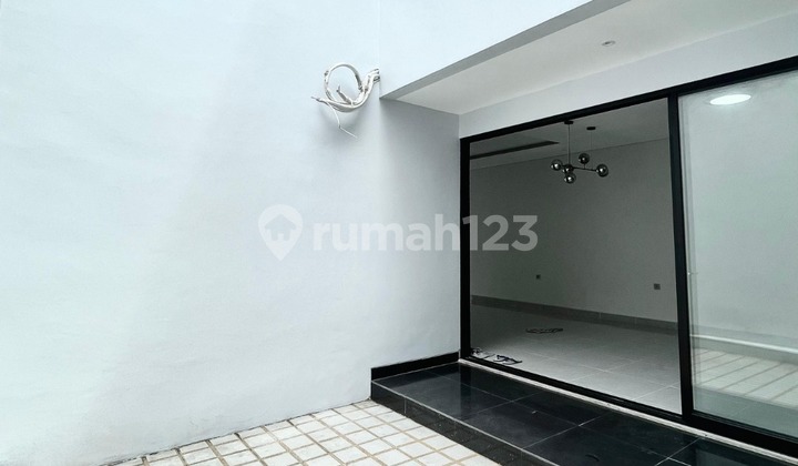 Rumah 2 Lantai Brand New di Griya Loka BSD City 2