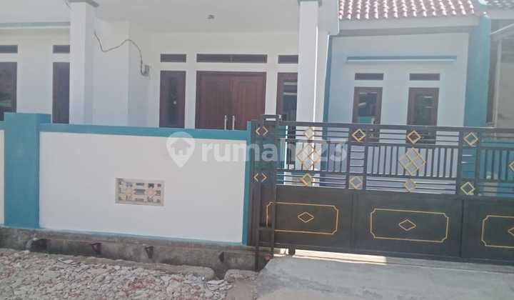 Rumah Baru Pinggir Jalan Aspal SHM