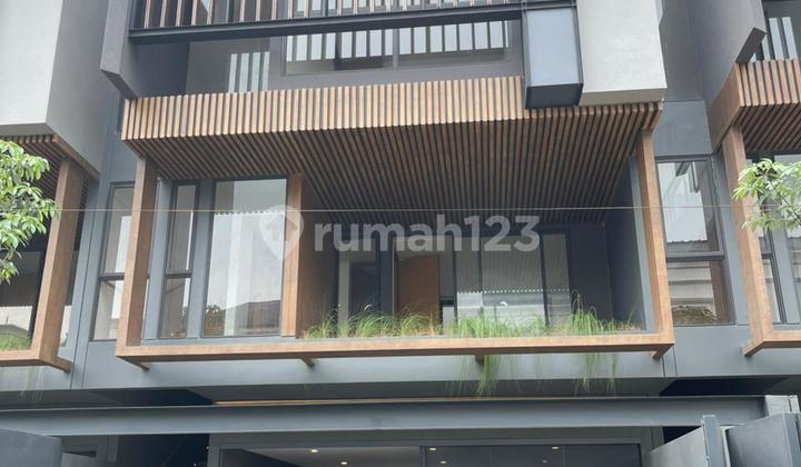 3-Storey House in Kemang, South Jakarta, Strategic Area
